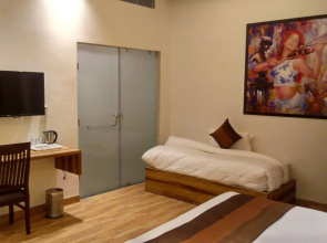 OYO 11507 Sallow Royal Suites