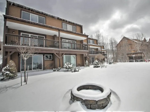 Slopeside Burke Mtn Condo w/ Amenity Access!