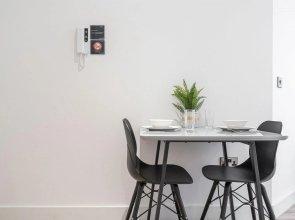 Seven Living Residences Solihull - Modern Studios Close to NEC and BHX