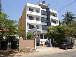 Mount Lanka Hotel & Suites