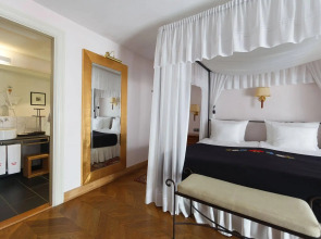 The Three Sisters Hotel