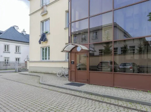 Apartment Filtry With Parking by Renters