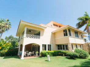 Villa en Punta Cana vista a golf de 4 habitaciones