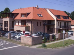 Várfürdö-Panzió Apartmanház