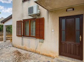 Stunning Apartment in Cres With Wifi and 2 Bedrooms