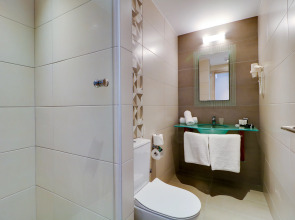 Отель Bomo Tosca Beach