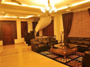 Reina Boutique Hotel - G9