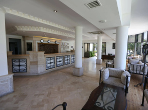 Izer Hotel Beach Club