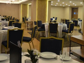 Tilmen Hotel