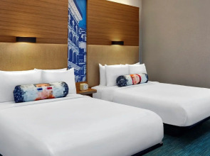 Aloft New York LaGuardia Airport