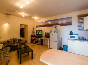 Stop House Хостел