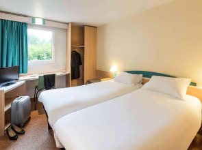 Sunshine Hotel And Residences