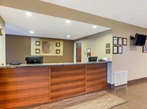 Comfort Inn & Suites Page at Lake Powell