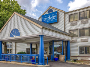 Travelodge by Wyndham Brooklyn Center