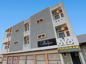 Oyo 37770 Hotel Parishram
