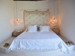 Elefthia Syros Exclusive Suite