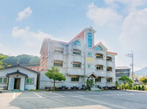 Muju Rainbow Pension