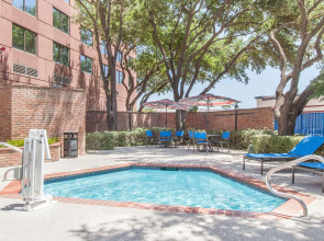 Wyndham Dallas Suites - Park Central