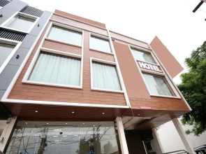 OYO 17081 Hotel Signia