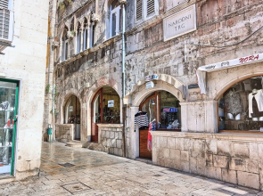 Split Urban Rooms  II