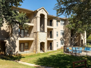 Landing Apartments - Lewisville