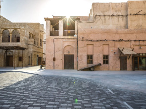 Отель Al Seef Heritage Hotel Dubai, Curio Collection by Hilton