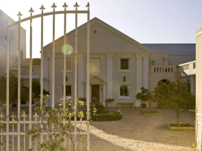 Cascade Country Manor
