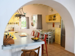 Cycladic House at the suburbs of Naousa