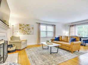'dogwood Cottage' w/ Fireplace: 1 Mi to University