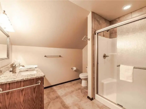 Ruidoso Respite - Six Bedroom Cabin with Hot Tub