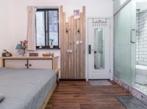 Living In Local Apartment Best Location-201