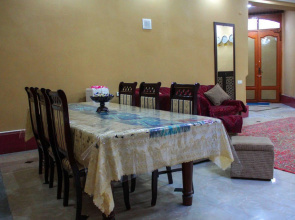 Al Mansur Guesthouse