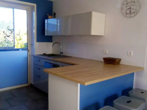 Apartment with 2 Bedrooms in Le Pradet, with Wonderful Mountain View, Furnished Balcony And Wifi - 700 M From the Beach