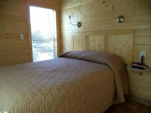 Palm Springs Camping Resort Cabin 3