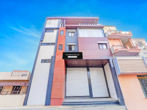 Fabhotel Grand Vista