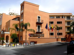 Artemis Hotel