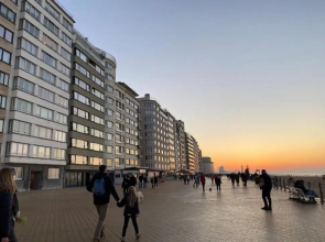 Apartment Close to the sea Wall of Mariakerke