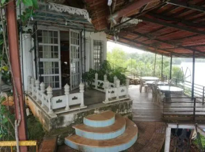 Sona Villa The Lake Chalet