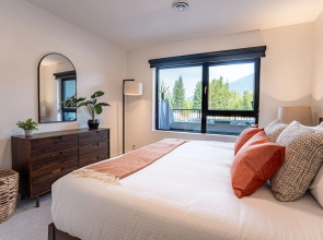 Huckin' Harry's by Revelstoke Vacations