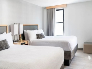 Hotel Saint Clair- Magnificent Mile