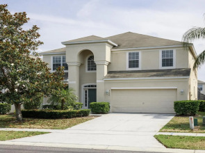 6BR Villa Near Disney w South-facing Pool spa