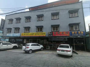 Oyo 654 Golden Hotel