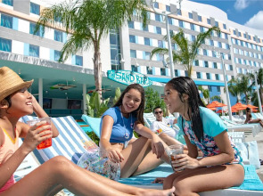 Universal's Endless Summer Resort - Surfside Inn and Suites