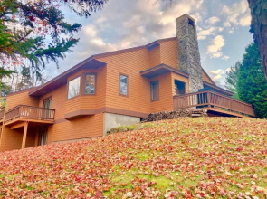 O2 Comfortable Forest Cottage Home Great For Kids With Lots Of Yard Space Walk To The Ski Slopes