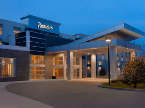 Radisson Hotel & Conference Centre Calgary Airport