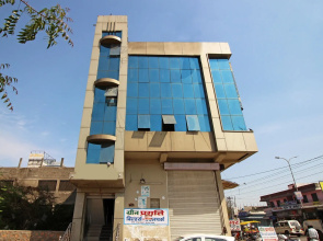 OYO 8429 Hotel Raj