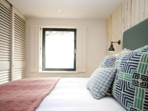 Seaview Holidays - Salterns Village