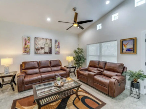 Daytona Beach Vacation Home ~ 4 Mi to Main St Pier