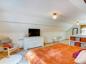Charming Minneapolis Home < 1 Mi to Lakes!