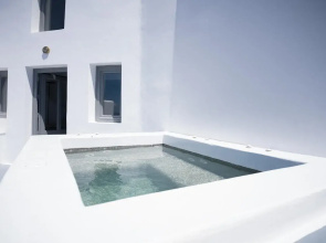 Ikies Santorini